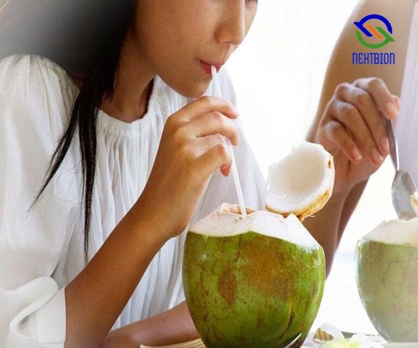 Uống nước dừa giúp giảm đau bao tử
